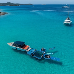 Jobe Infinity Island Set with Pump & Stairs