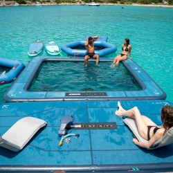 Jobe Infinity Island Set with Pump & Stairs