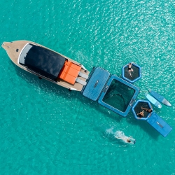 Jobe Infinity Island Set with Pump & Stairs