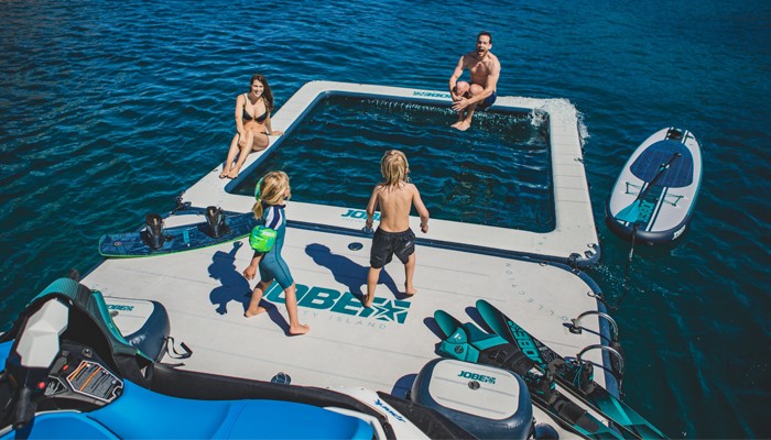 How to improve your Yacht experience with a pool